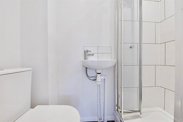 1 Bedroom Flat To Rent In Stanwick Road, West Kensington, W14