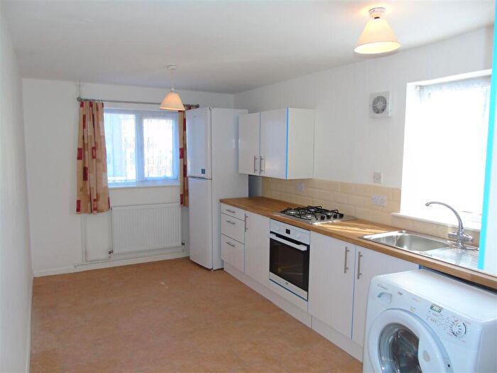 2 Bedroom House To Rent In Maryland, Hatfield, AL10