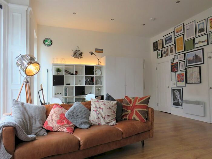 Studio To Rent In North Eastern Chambers, Station Square, Harrogate, HG1