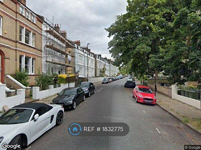 2 Bedroom Flat To Rent In Clapham, London, SW4