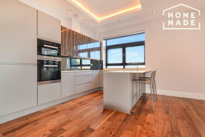 2 Bedroom Apartment To Rent In Muswell Hill, London, N10
