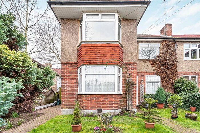 2 Bedroom Maisonette For Sale In Eton Court, Eton Avenue, Sudbury, HA0