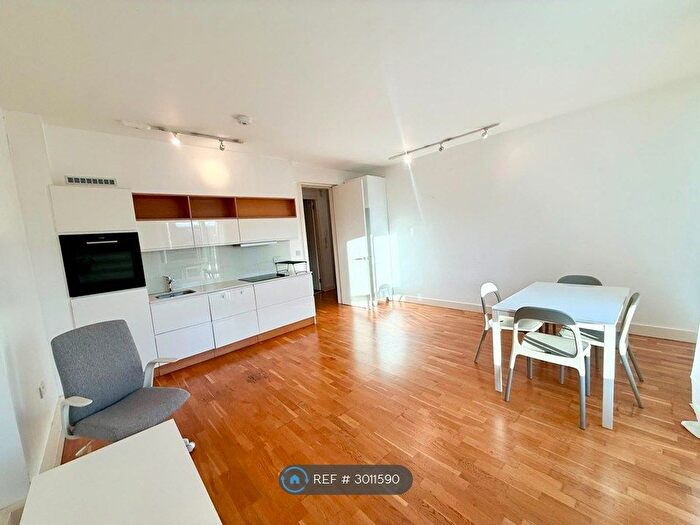 1 Bedroom Flat To Rent In Old Kent Road, London, SE1