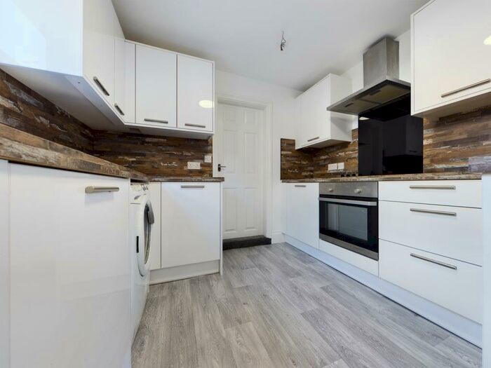 3 Bedroom Terraced House To Rent In Glaisdale, HU5