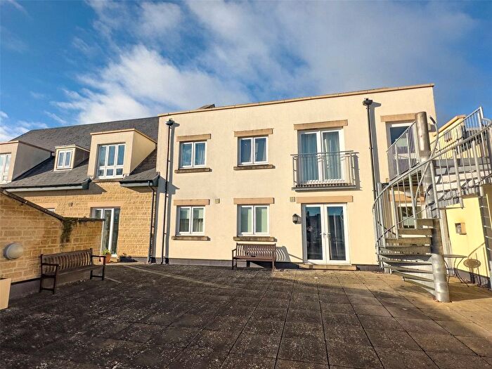 1 Bedroom Flat For Sale In Marriotts Walk, Witney, Oxfordshire, OX28