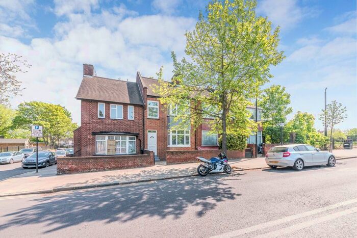 4 Bedroom Terraced House To Rent In Balaam Street, E13