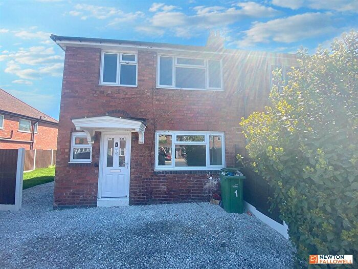 3 Bedroom Property To Rent In Birds Meadow, Brierley Hill, DY5