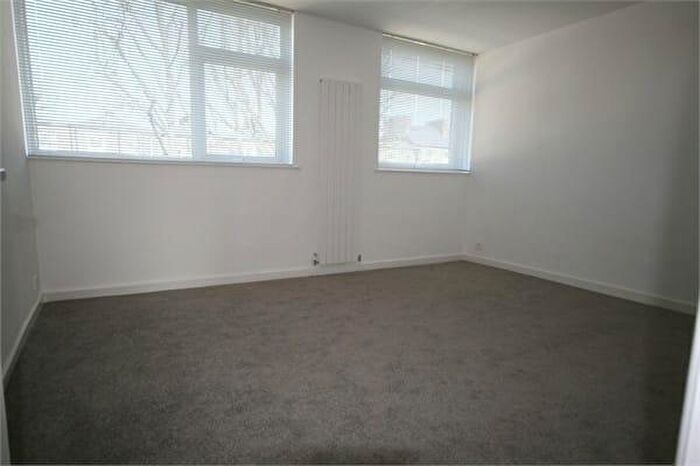 4 Bedroom Terraced House To Rent In Olney Road, Kennington, London, SE17
