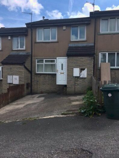 2 Bedroom Town House To Rent In Daisy Street, Bradford, West Yorkshire BD7