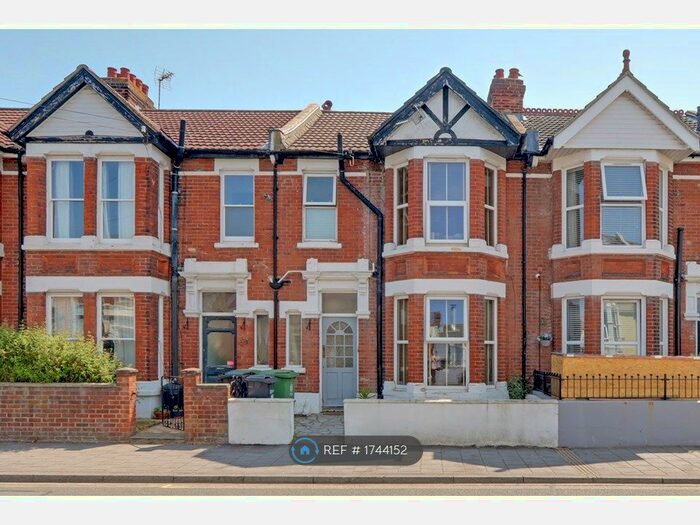 3 Bedroom Terraced House To Rent In Winter Road, Southsea, PO4