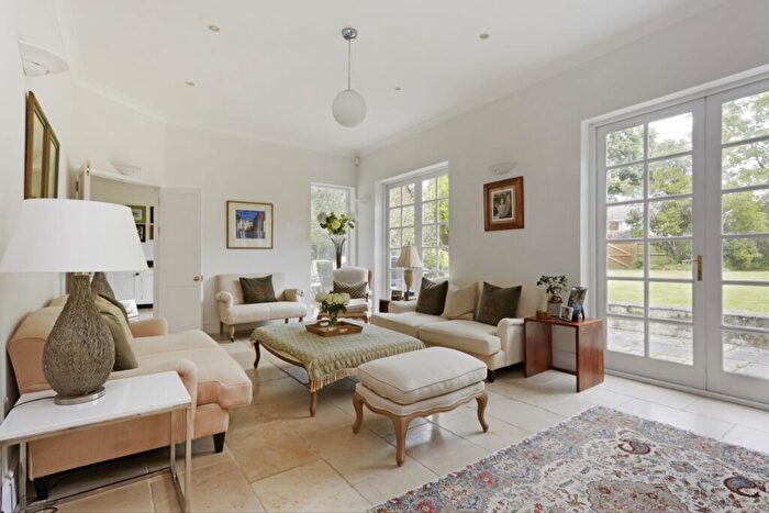 6 Bedroom Detached House To Rent In Old Esher Road, Hersham, KT12