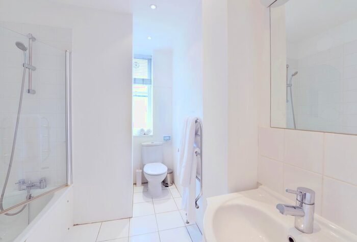 1 Bedroom Flat To Rent In Hill Street, London, W1J