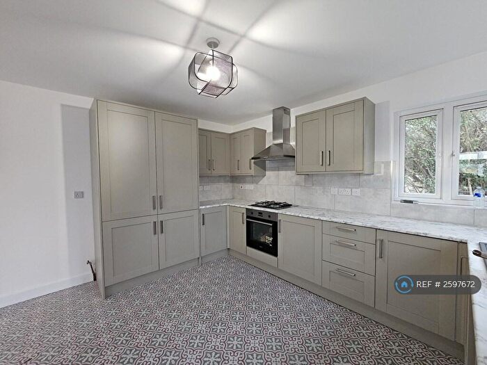 3 Bedroom Bungalow To Rent In Bower Way, Slough, SL1