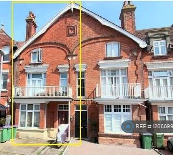 2 Bedroom Flat To Rent In Douglas Avenue, Hythe, CT21