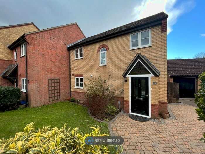 2 Bedroom End Of Terrace House To Rent In Cleves Avenue, Brentwood, CM14