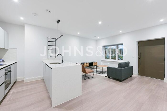 1 Bedroom Apartment To Rent In Horlicks Quarter, Slough, Berkshire, SL1