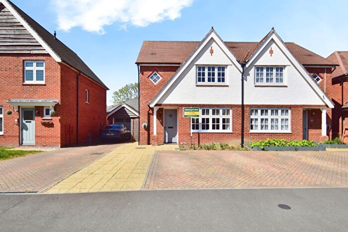 3 Bedroom Semi-Detached House For Sale In Irwell Road, Maidstone, Kent, ME17