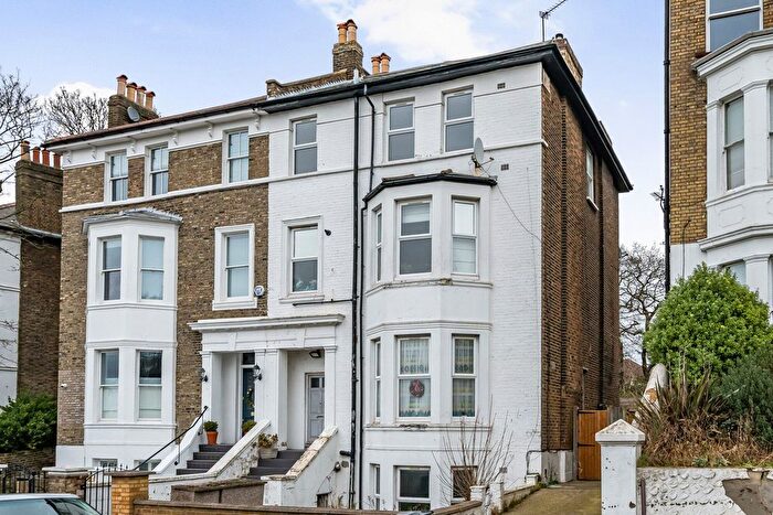 3 Bedroom Flat For Sale In Eglinton Hill, Shooters Hill, SE18