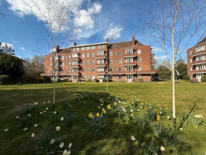 2 Bedroom Apartment To Rent In Manor Court, Cambridge, CB3