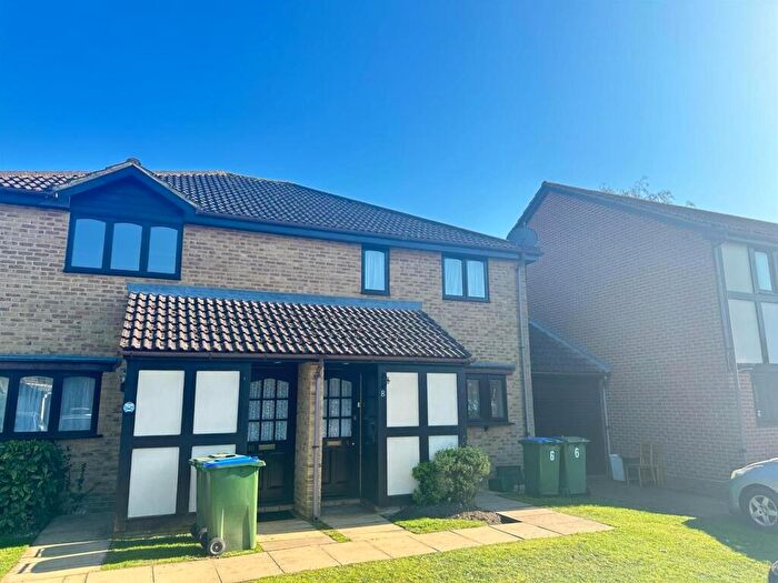 1 Bedroom Flat To Rent In Carlton Road, Walton On Thames, Surrey, KT12