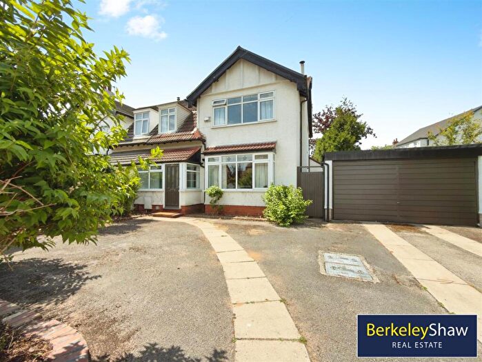 4 Bedroom Semi-Detached House For Sale In College Road North, Liverpool, L23