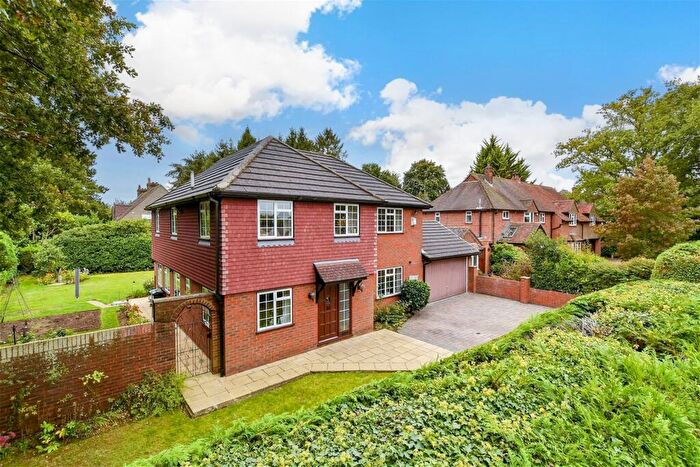 4 Bedroom Detached House For Sale In Copthill Lane, Kingswood, Surrey, KT20