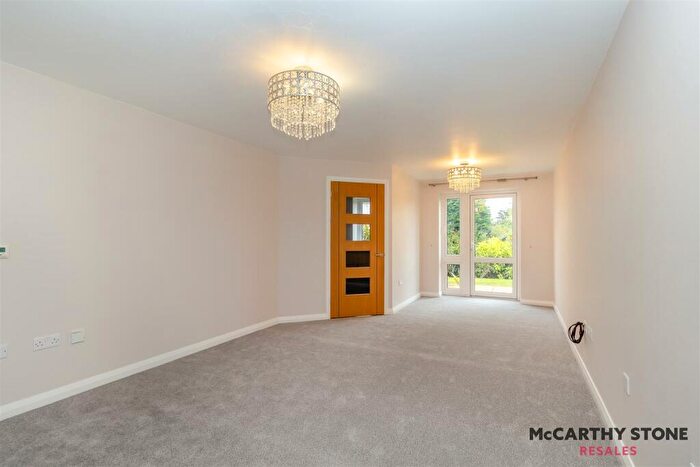 2 Bedroom Apartment For Sale In Valley Court, Longsight Road, Ramsbottom, Bury, BL0