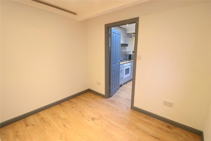 Studio To Rent In Summit Close, Kingsburty, London NW9