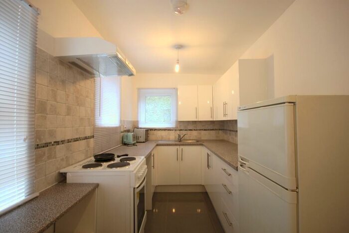 1 Bedroom Flat To Rent In Ballards Lane, Finchley, London, N3