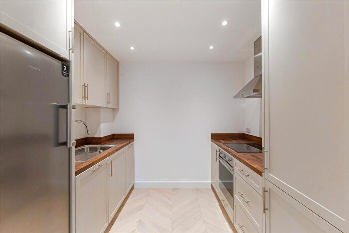4 Bedroom House To Rent In Whistlers Avenue, London, SW11