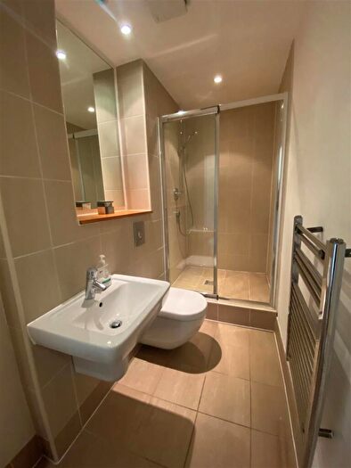 Apartment To Rent In : House, Skinner Lane, Leeds, LS7