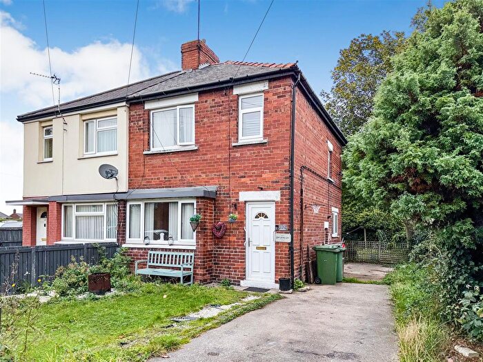 2 Bedroom Property For Sale In Broomhill Crescent, Knottingley, WF11