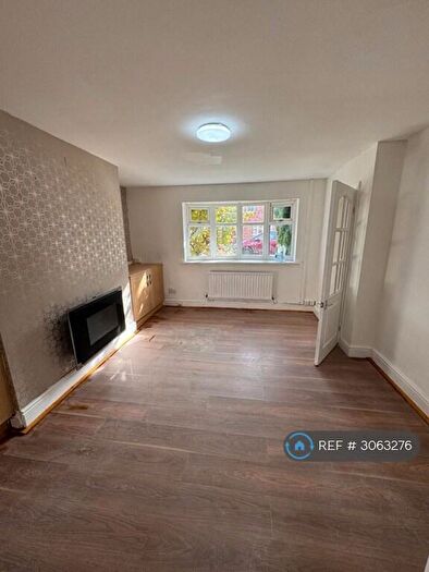 3 Bedroom Semi Detached House To Rent In Shakespeare Avenue, Hebburn, NE31