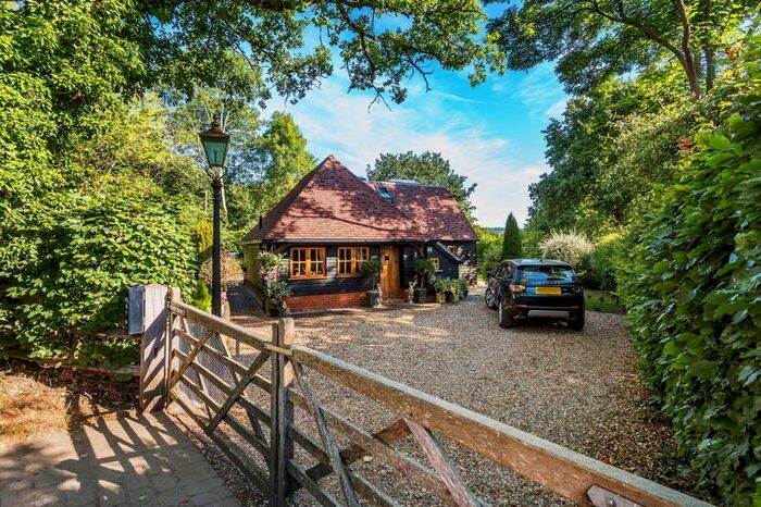 3 Bedroom Barn Conversion For Sale In Prettymans Lane, Four Elms, Kent, TN8