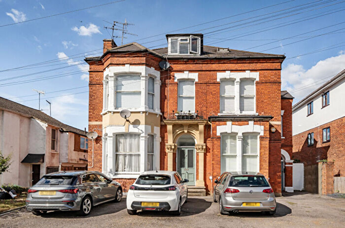 1 Bedroom Apartment For Sale In Leicester Road, New Barnet, Hertfordshire, EN5