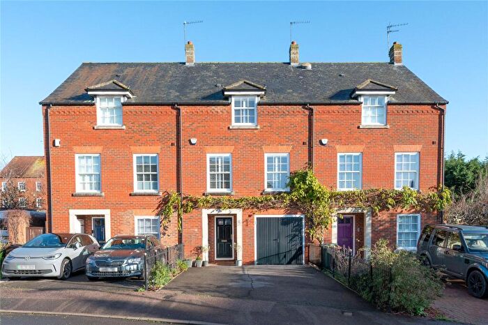 5 Bedroom Terraced House For Sale In Goldsmith Way, St. Albans, Hertfordshire, AL3