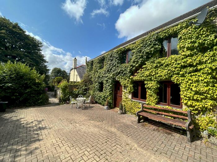 3 Bedroom Semi-Detached House To Rent In Trewoon, PL25