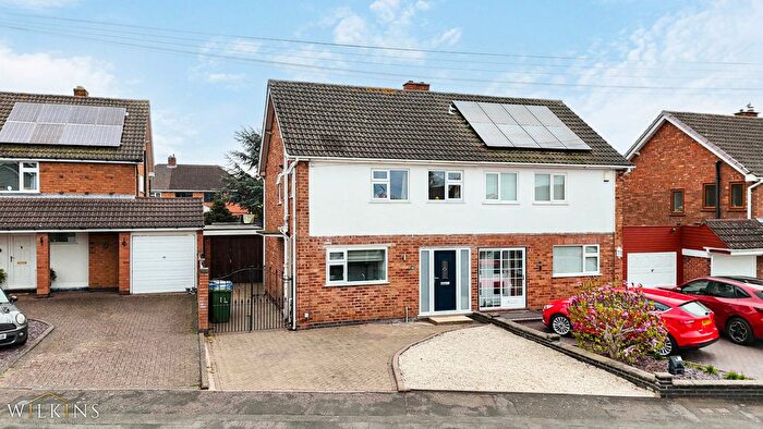 3 Bedroom Semi Detached House For Sale In Claremont Road, Tamworth, Staffordshire, B79