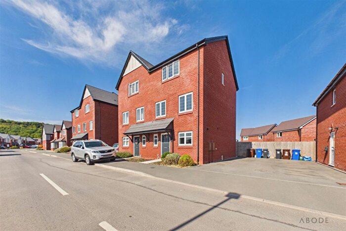 4 Bedroom Semi-Detached House To Rent In Greenways Road, Tatenhill, Burton-On-Trent, DE13