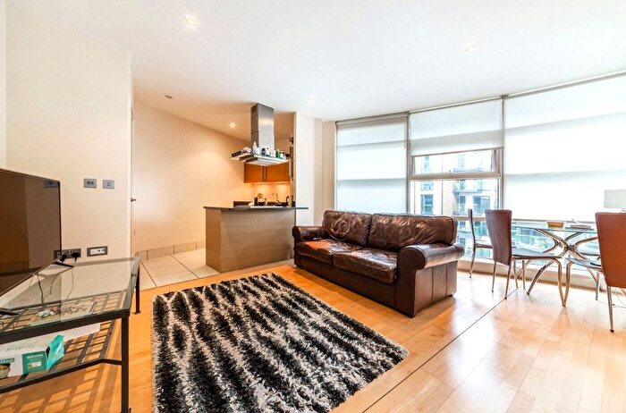 1 Bedroom Flat For Sale In Kingfisher House, Nine Elms, SW18