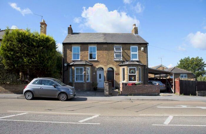 3 Bedroom House To Rent In Cippenham Lane, SL1