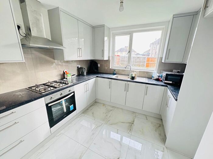 4 Bedroom Terraced House To Rent In Dagenham, RM10
