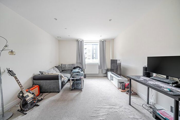 1 Bedroom Flat For Sale In Chrysler House, Welwyn Garden City, Hertfordshire, AL7