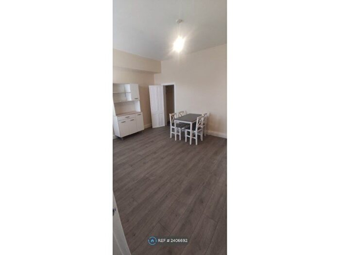 2 Bedroom Terraced House To Rent In Old Road, Manchester, M9