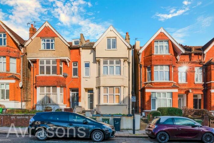 1 Bedroom Flat To Rent In Gleneldon Road, London, SW16