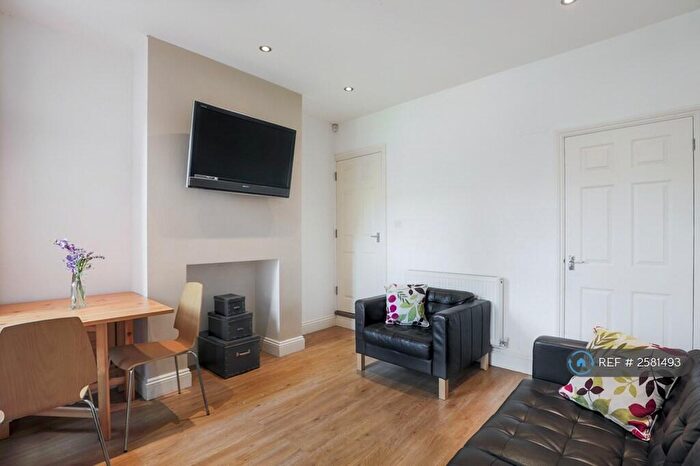 3 Bedroom Terraced House To Rent In Avenue Road Extension, Leicester, LE2