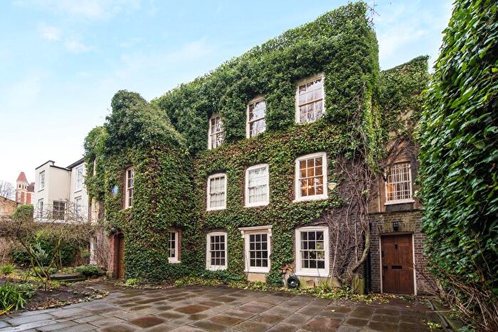 2 Bedroom Semi-Detached House To Rent In Frognal, Hampstead, NW3