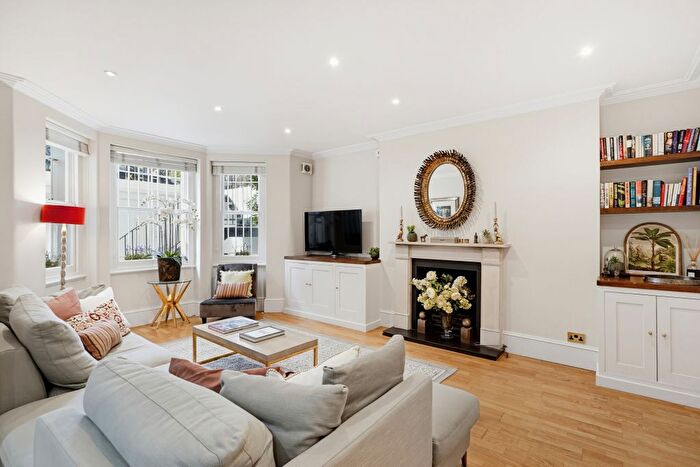 3 Bedroom Flat For Sale In Courtfield Gardens, London, SW5