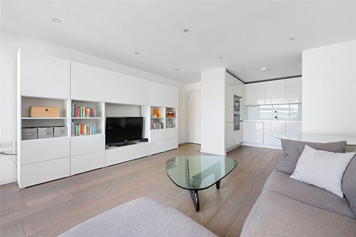 2 Bedroom Flat For Sale In Central Street, London, EC1V