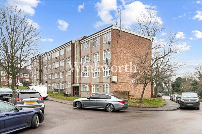 2 Bedroom Flat For Sale In Beale Close, Tottenhall Road, London, N13